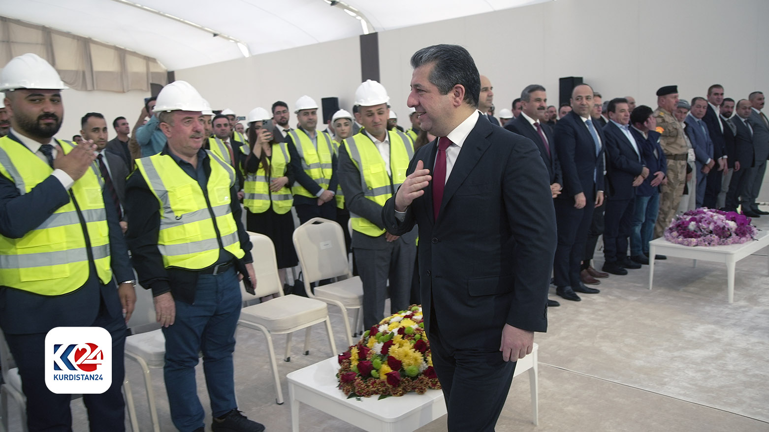 مەسرور بارزانی بەردی بناغەی بۆ دوو پڕۆژە لە زاخۆ دانا و کارگەیەکی لە دهۆک کردەوە